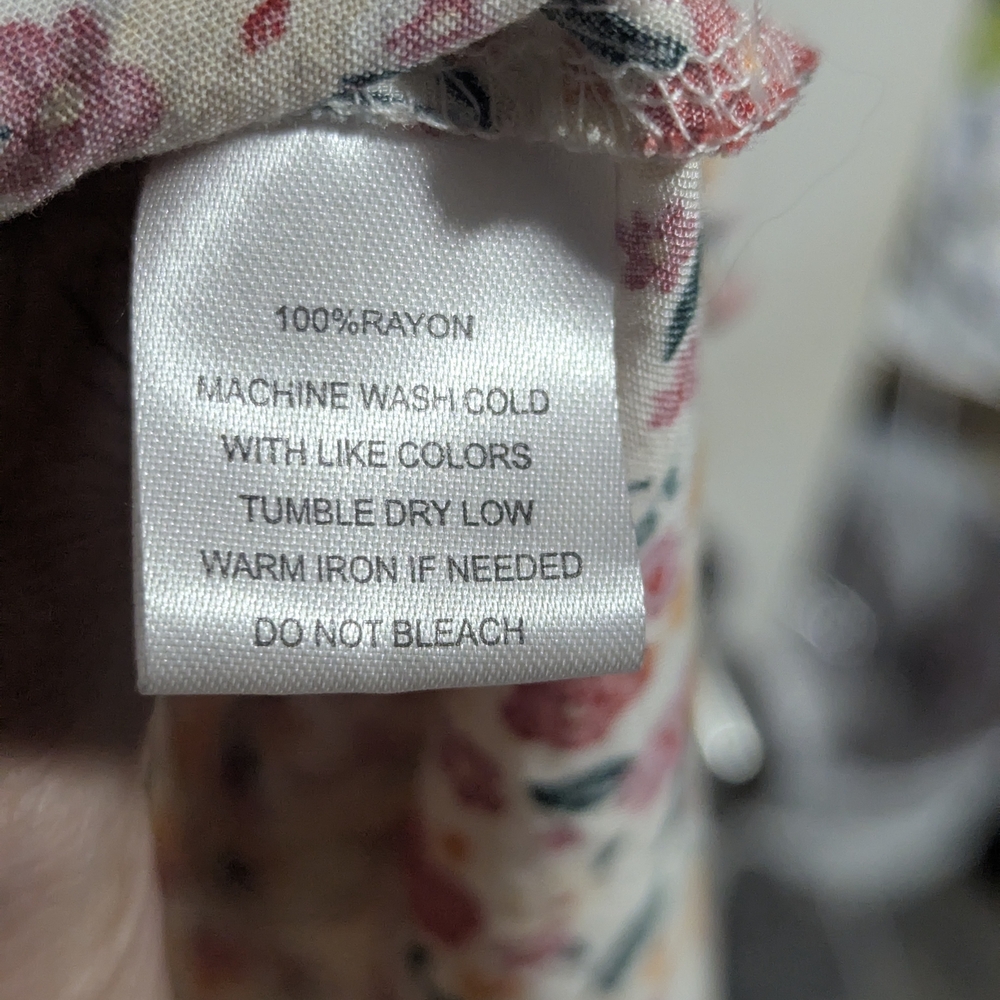 Chic Floral Midi Dress - Picture 5 of 5